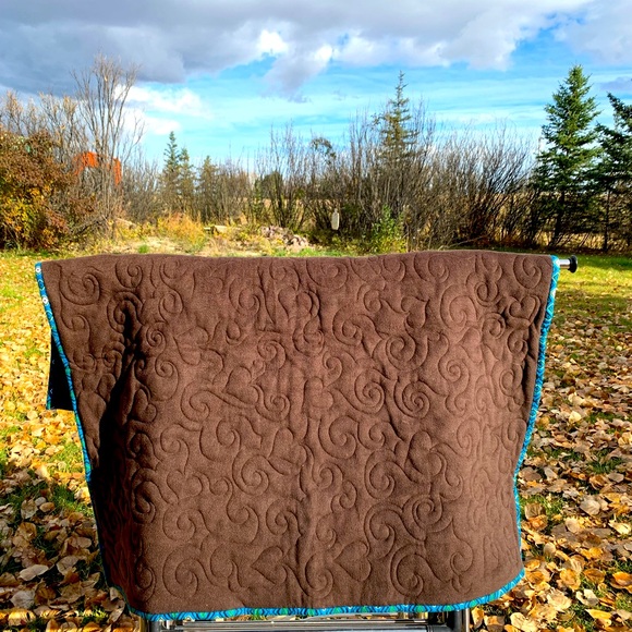 Flannel quilt with brown fleece backing - Picture 4 of 6